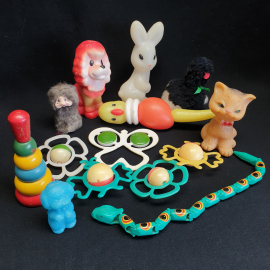 Пластиковые и резиновые детские игрушки, 13 штук